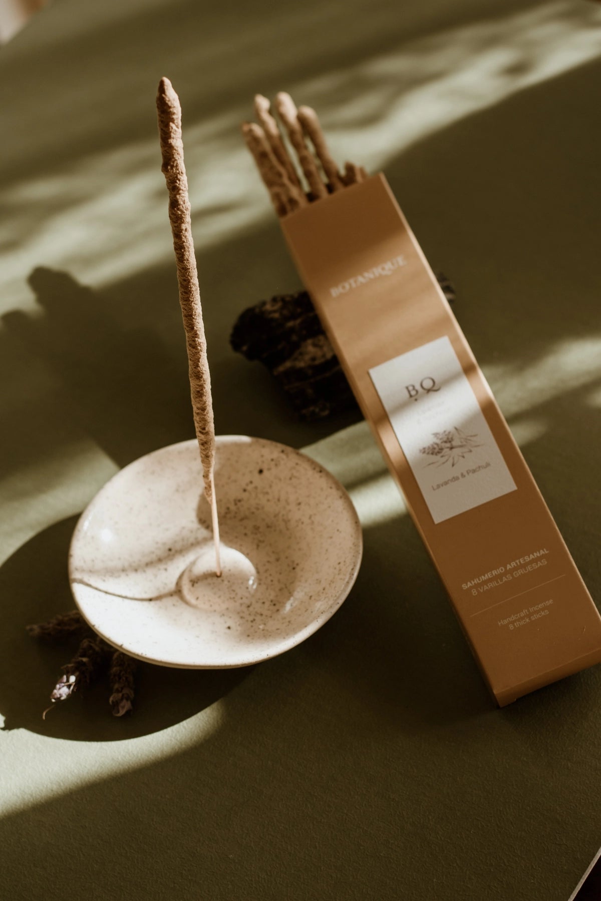 Flat ceramic incense holder